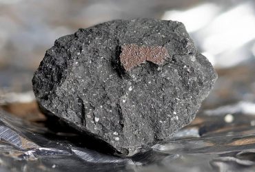 Extremely-rare-Winchcombe-meteorite-found (1)